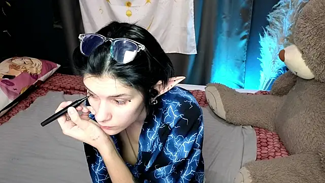 Snapshot of Hyeon_Jin chatting on 01.13.25 Hyeon Jin online show from 01.13.25