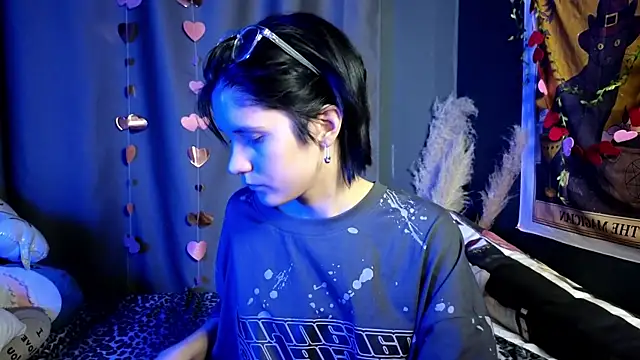 Snapshot of Hyeon_Jin chatting on 02.23.25 Hyeon Jin online show from 02.23.25