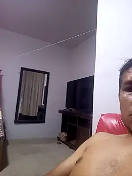 Snapshot of Elpeque_x40 chatting on 01.05.25 Elpeque x40 online show from 01.05.25