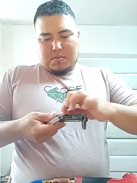 Snapshot of parejanuevahoff chatting on 04.02.26 parejanuevahoff online show from 04.02.26