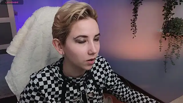 Aurora First online show from 02.09.25