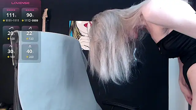 Snapshot of AshlineKatte chatting on 03.19.25 AshlineKatte online show from 03.19.25