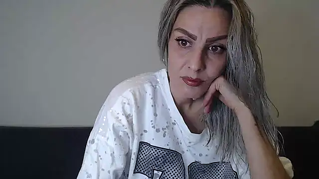 Snapshot of AshlineKatte chatting on 11.07.25 AshlineKatte online show from 11.07.25