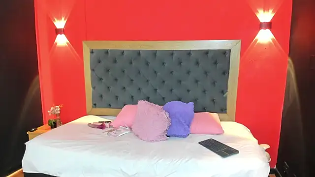 Charlot Vega  online show from 10.24.25