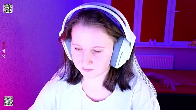 Snapshot of mon_lola chatting on 01.31.26 mon lola online show from 01.31.26