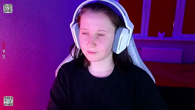 Snapshot of mon_lola chatting on 02.09.26 mon lola online show from 02.09.26