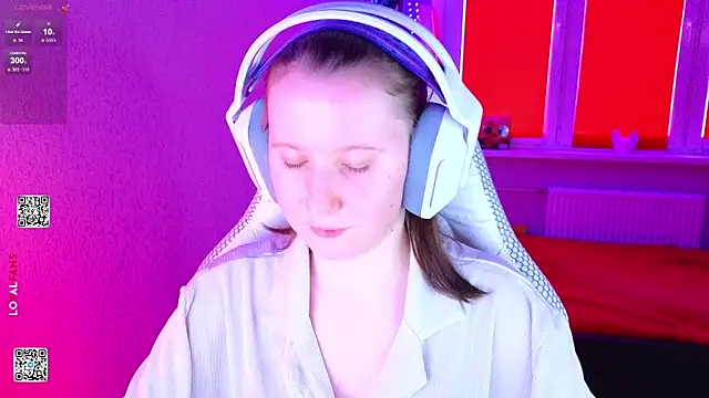 Snapshot of mon_lola chatting on 03.04.26 mon lola online show from 03.04.26