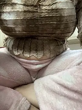 Red-Magic-25 online show from 02.15.25