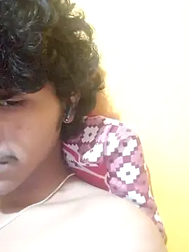 Snapshot of CosmicEmuu chatting on 01.12.25 CosmicEmuu online show from 01.12.25