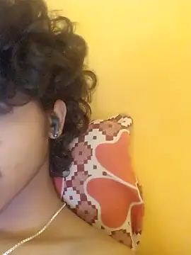 Snapshot of CosmicEmuu chatting on 03.15.25 CosmicEmuu online show from 03.15.25