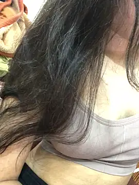 Snapshot of Tanvi_roy98 chatting on 02.03.25 Tanvi roy98 online show from 02.03.25
