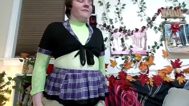 Snapshot of AverageRose chatting on 02.06.26 AverageRose online show from 02.06.26