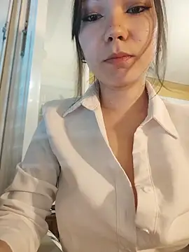 Snapshot of LoveFoxyQueen chatting on 05.29.26 LoveFoxyQueen online show from 05.29.26