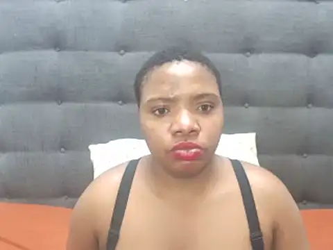 Snapshot of Devinexboobs2 chatting on 03.01.25 Devinexboobs2 online show from 03.01.25