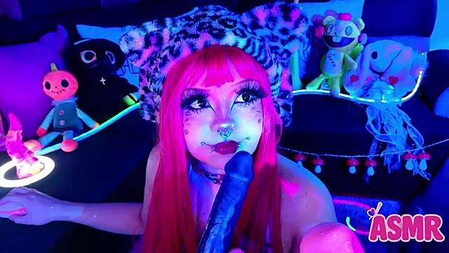 LaytonBox online show from 11.04.25