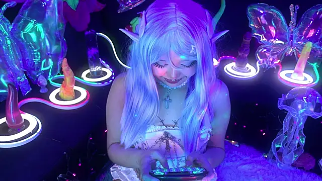 LaytonBox online show from 04.08.26