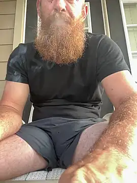 Snapshot of 32XRedBeard chatting on 05.02.26 32XRedBeard online show from 05.02.26