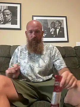Snapshot of 32XRedBeard chatting on 06.16.26 32XRedBeard online show from 06.16.26