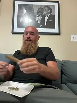 Snapshot of 32XRedBeard chatting on 07.11.26 32XRedBeard online show from 07.11.26