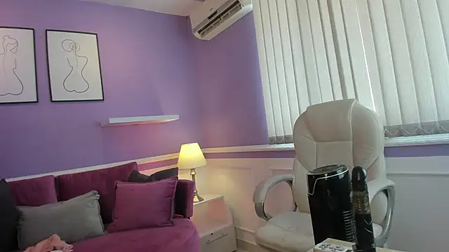 Emma Walkerr  online show from 02.08.25