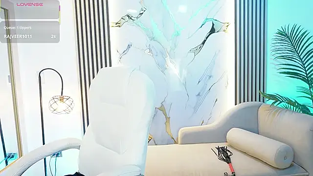 Emma Walkerr  online show from 03.10.26