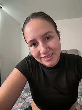 Snapshot of Jullya_x chatting on 05.28.26 Jullya x online show from 05.28.26
