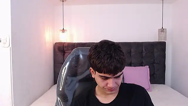 Tommy18   online show from 01.10.25