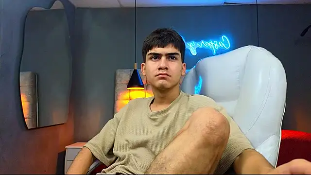 Tommy18   online show from 02.26.25