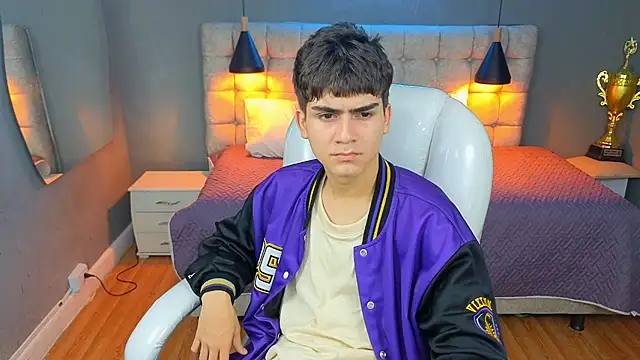 Tommy18   online show from 03.14.25