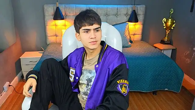 Tommy18   online show from 03.16.25