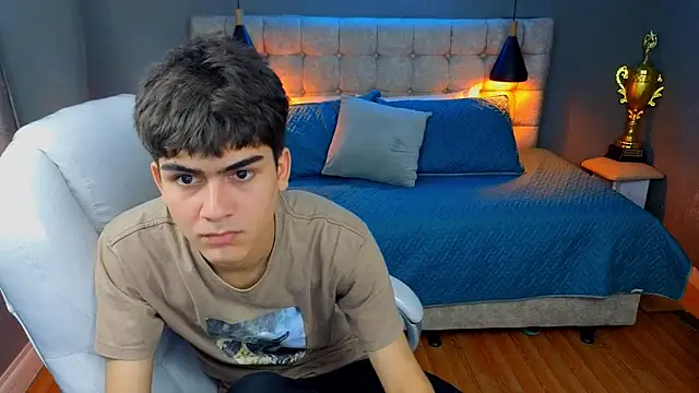 Tommy18   online show from 03.18.25