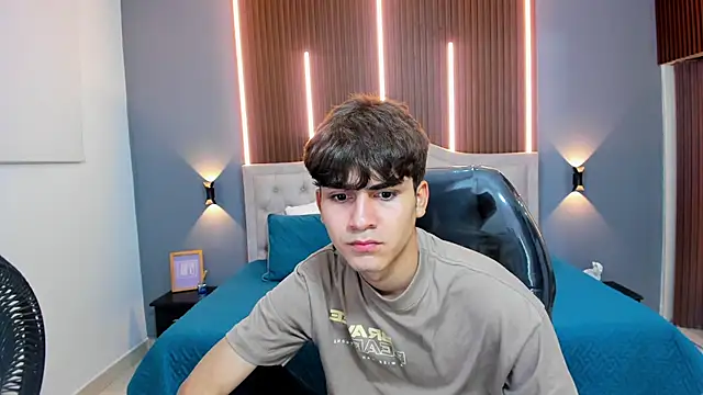 Tommy18   online show from 09.21.25