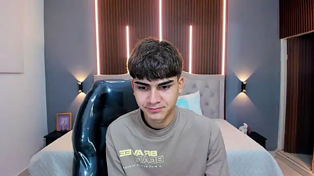 Tommy18   online show from 10.09.25