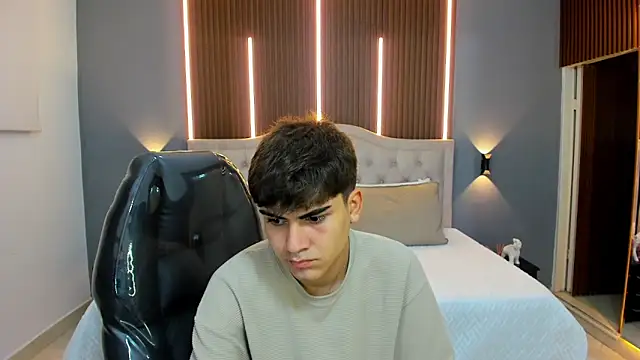 Tommy18   online show from 11.04.25