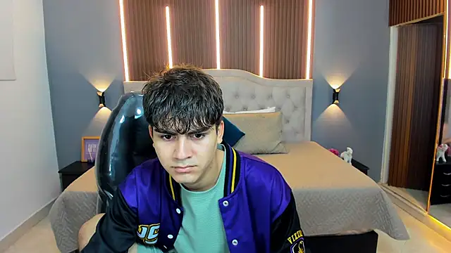 Tommy18   online show from 11.30.25