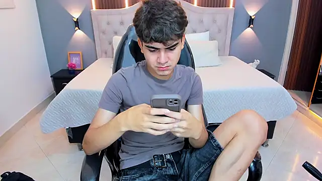 Tommy18   online show from 03.06.26