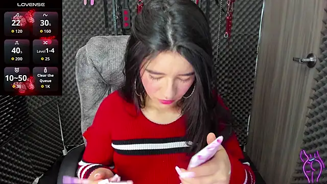 lilihot  online show from 10.31.25