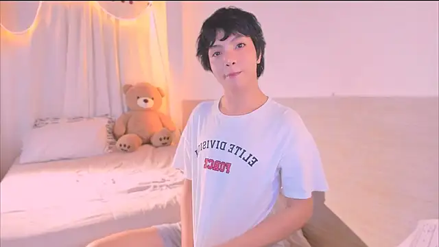 AllanYong18 online show from 11.12.25