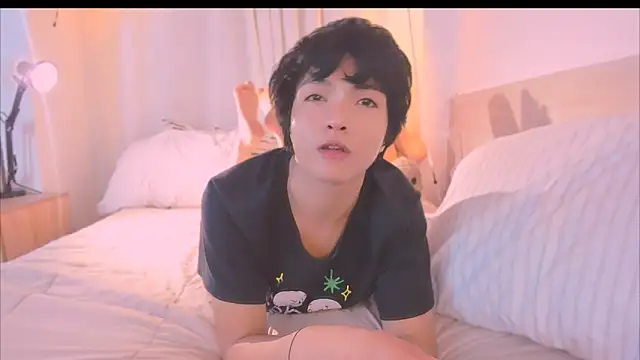 AllanYong18 online show from 11.20.25