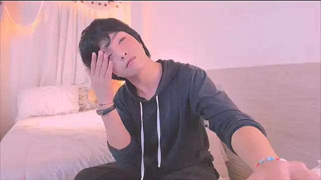 AllanYong18 online show from 11.25.25