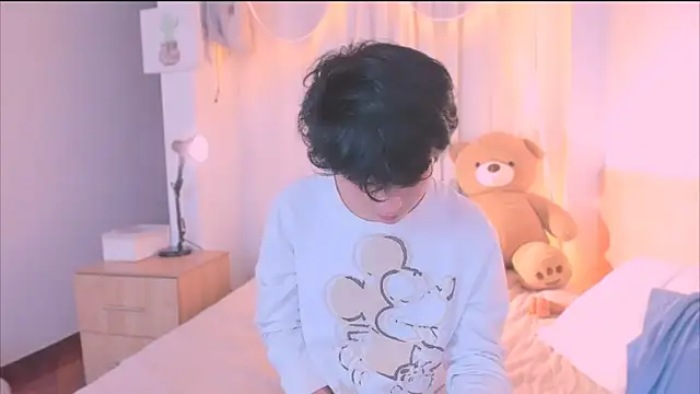 AllanYong18 online show from 12.14.25