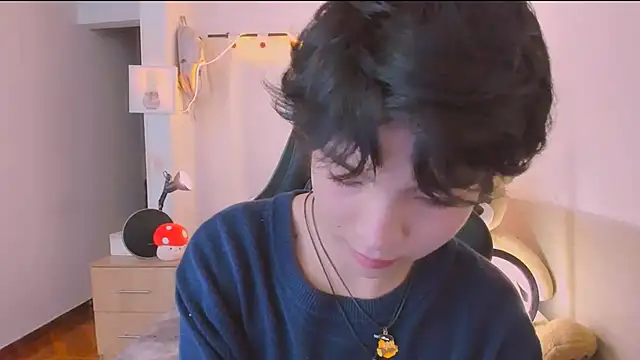 Snapshot of AllanYong18 chatting on 04.06.26 AllanYong18 online show from 04.06.26