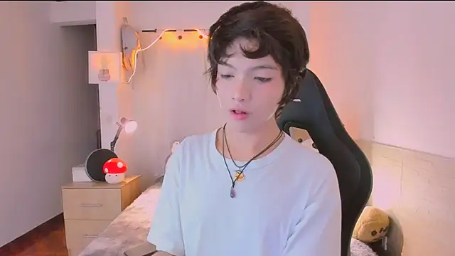 Snapshot of AllanYong18 chatting on 04.12.26 AllanYong18 online show from 04.12.26