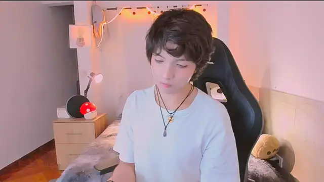 Snapshot of AllanYong18 chatting on 04.13.26 AllanYong18 online show from 04.13.26