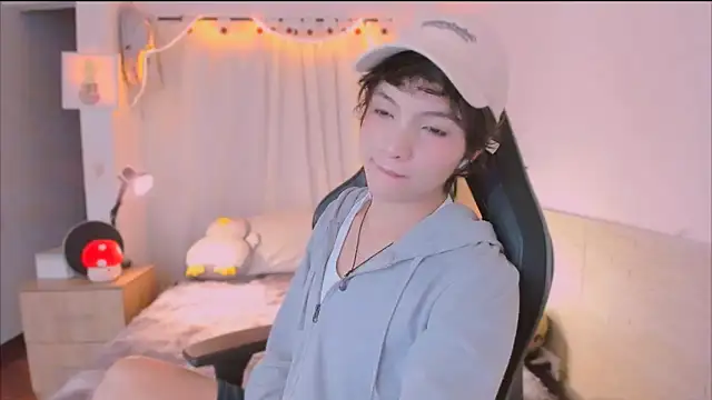 Snapshot of AllanYong18 chatting on 04.15.26 AllanYong18 online show from 04.15.26