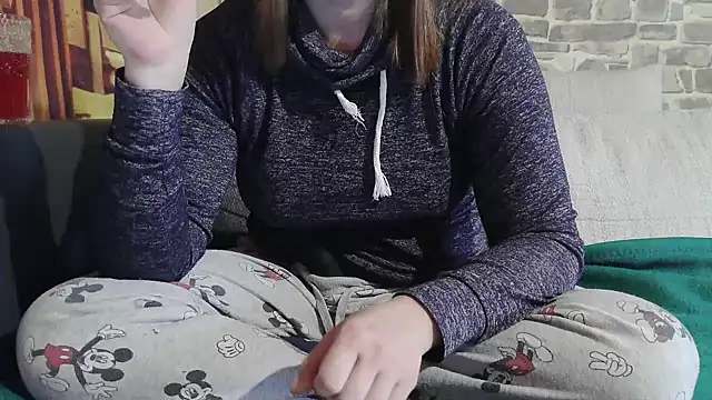 Snapshot of YviEngel87 chatting on 11.25.25 YviEngel87 online show from 11.25.25