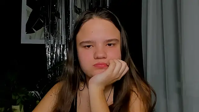 Snapshot of AdeleCruz chatting on 03.13.26 AdeleCruz online show from 03.13.26