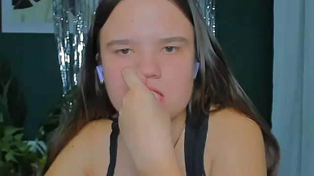 Snapshot of AdeleCruz chatting on 03.17.26 AdeleCruz online show from 03.17.26