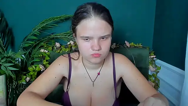 Snapshot of AdeleCruz chatting on 03.29.26 AdeleCruz online show from 03.29.26