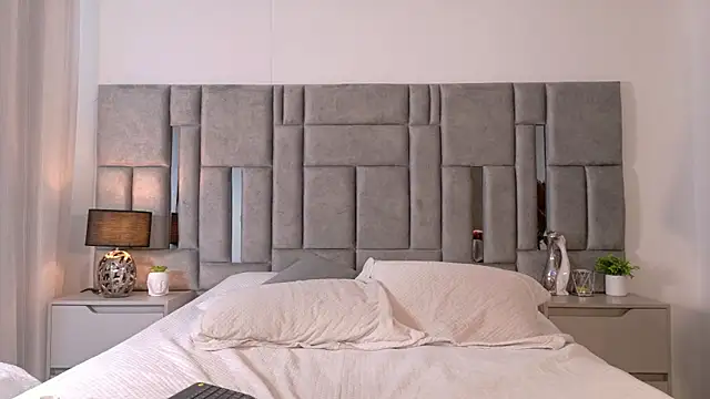 Karla Hudsson online show from 02.12.26